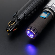 Load image into Gallery viewer, Cal Kestis EP3 varients, Damaged or Undamaged Pommel