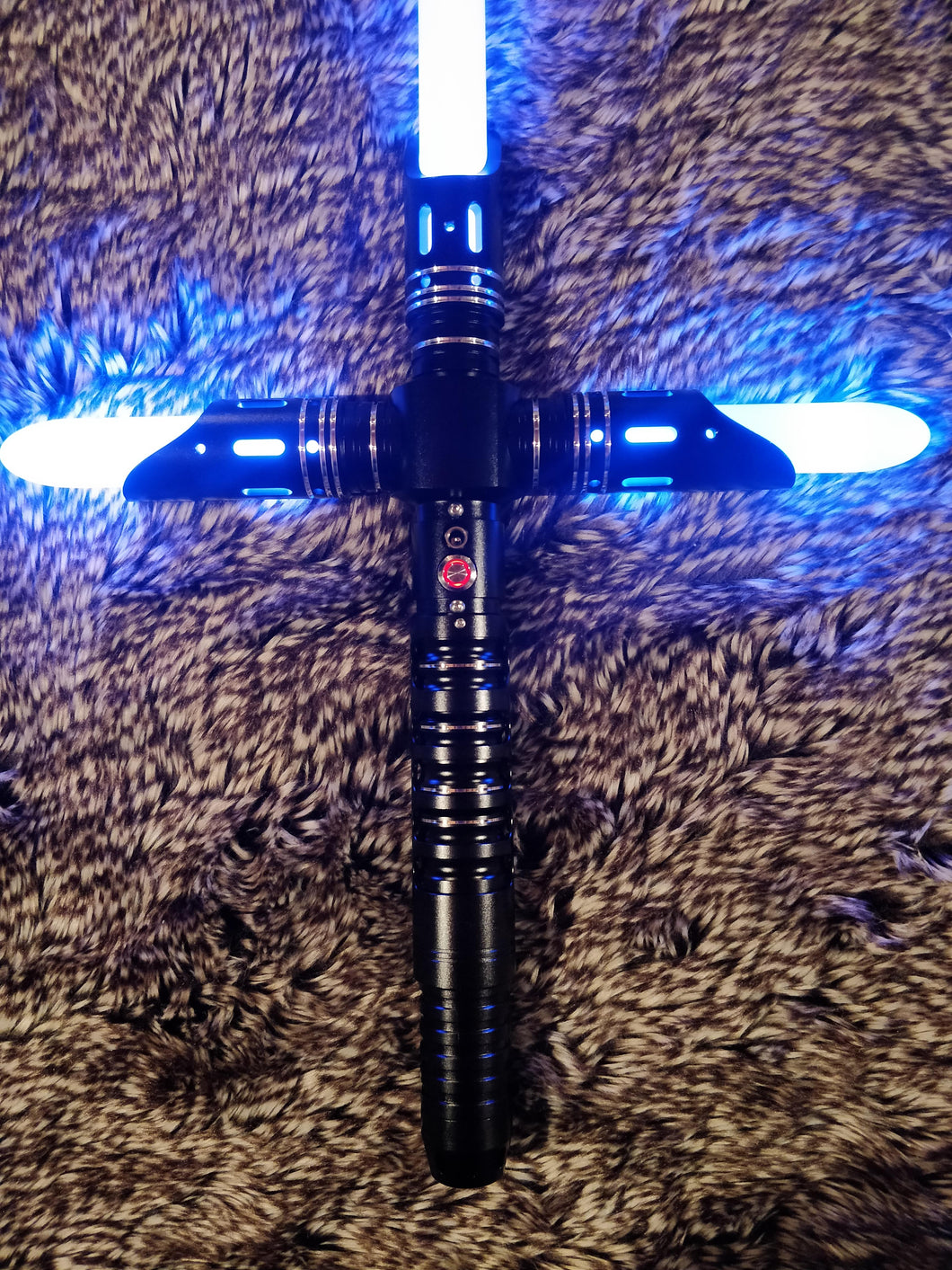 Dueling cross blade saber